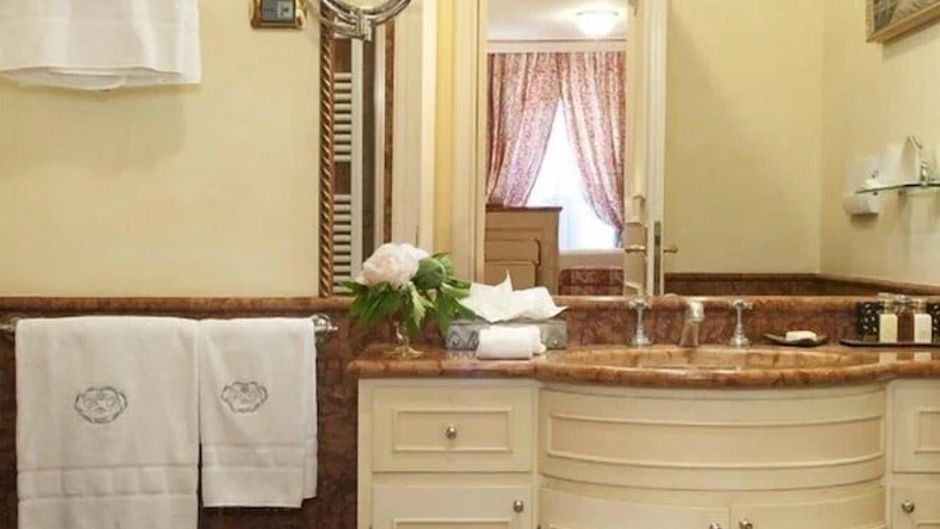 PETIT PALAIS HOTEL DE CHARME Room