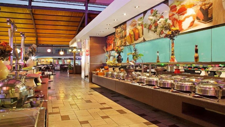 Sayaji Hotel Indore Restaurant