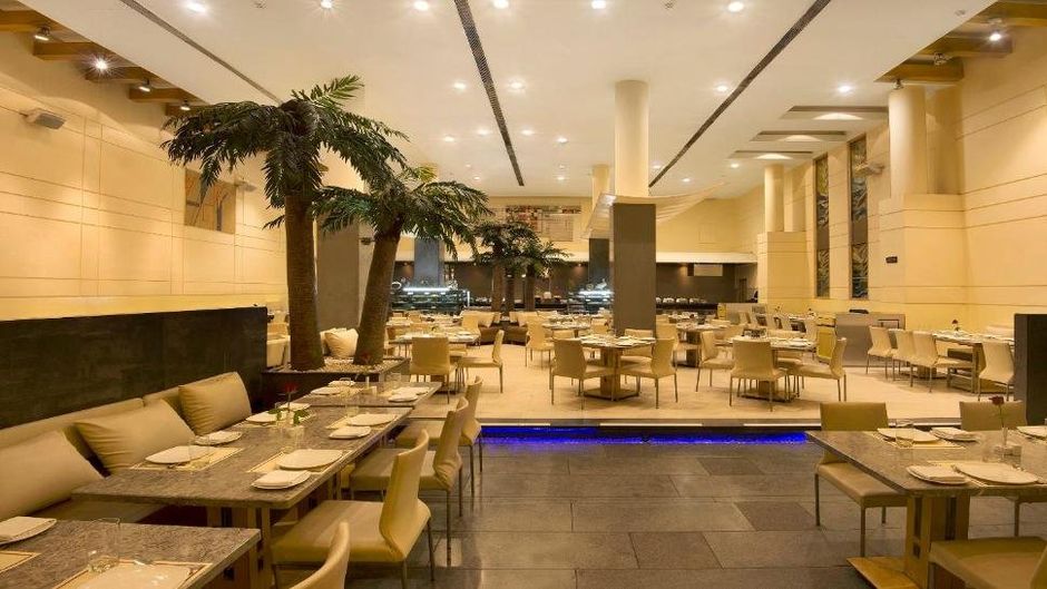 Sayaji Hotel Indore Restaurant