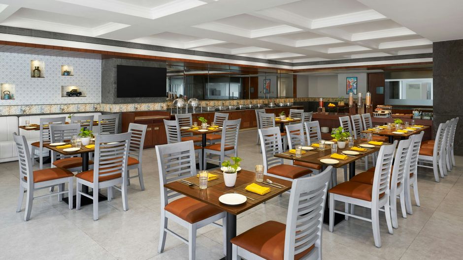 The Fern Residency, Turbhe Restaurant