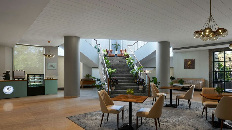 The Fern Residency, Turbhe Restaurant