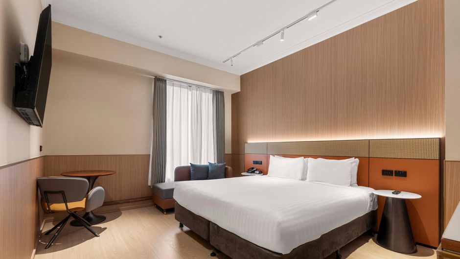 Furama Darling Harbour Room