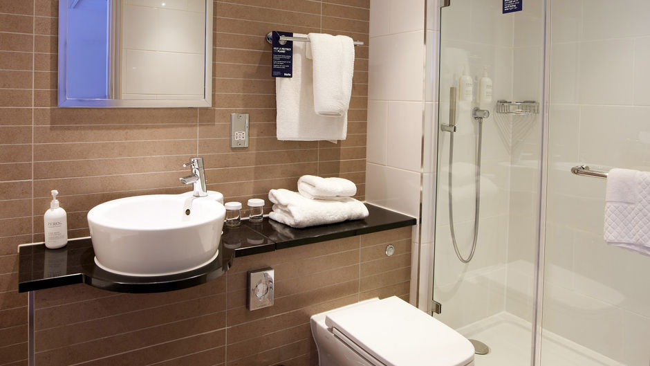 Thistle Trafalgar Suite