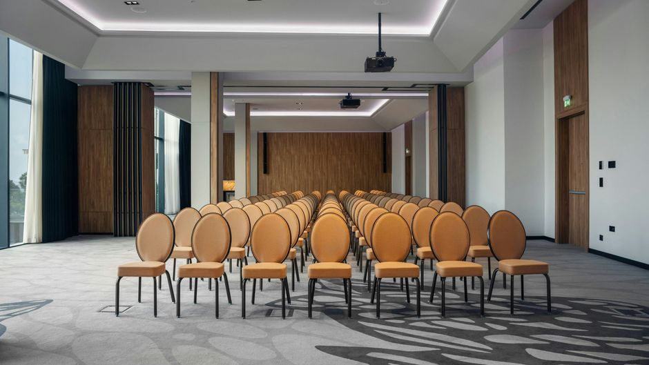 Paragraph Golf and Spa Tabori Meeting