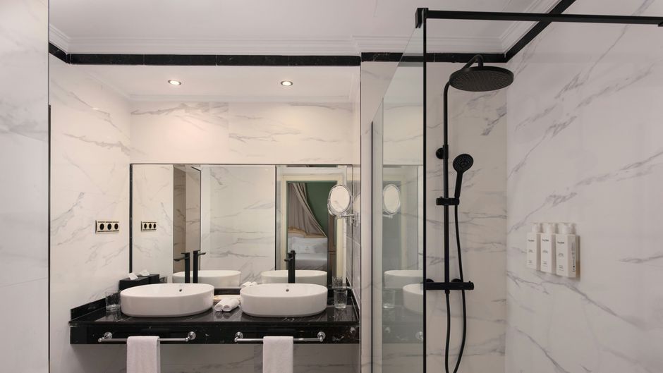 Eugenia de Montijo, Autograph Collection Room