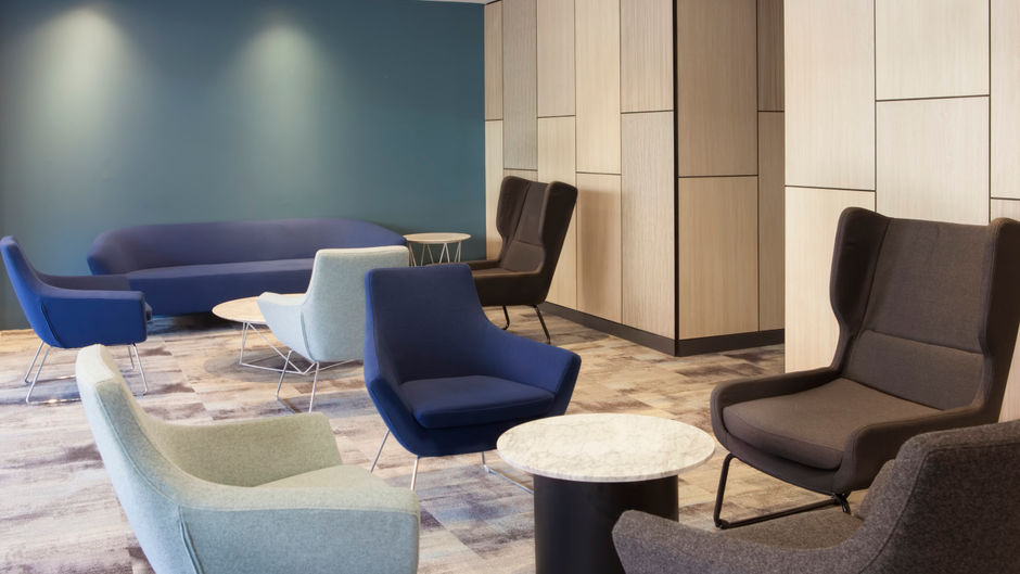 Metro Aspire Hotel Sydney Lobby