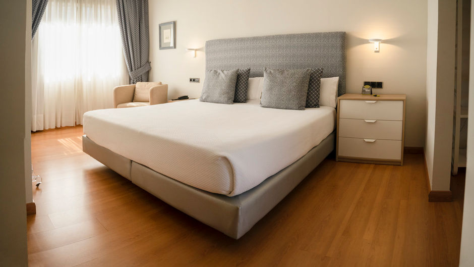 Sercotel Tres Luces Hotel Room