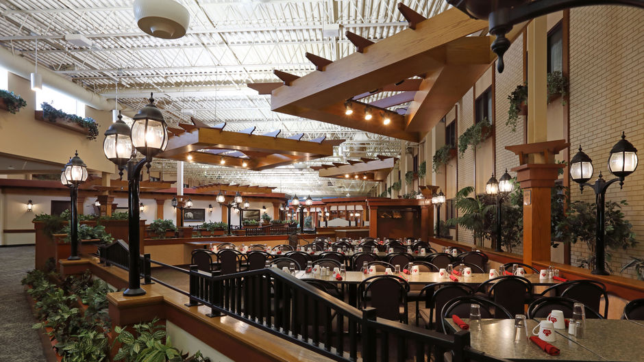 Canad Inns Fort Garry Lobby