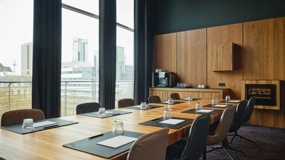 Roomers Frankfurt Central Meeting