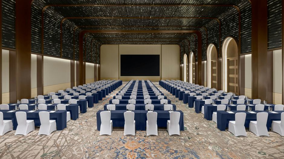 Renaissance Hotel Korla Meeting
