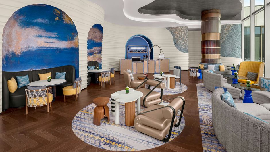 Renaissance Hotel Korla Lobby