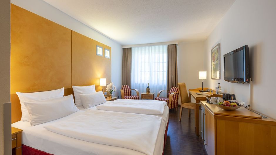 Plaza Inn Schmoeker-Hof Room