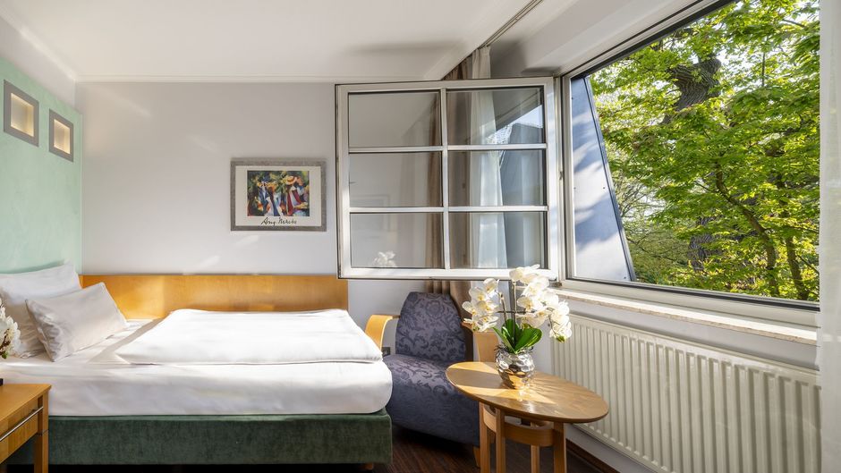 Plaza Inn Schmoeker-Hof Room