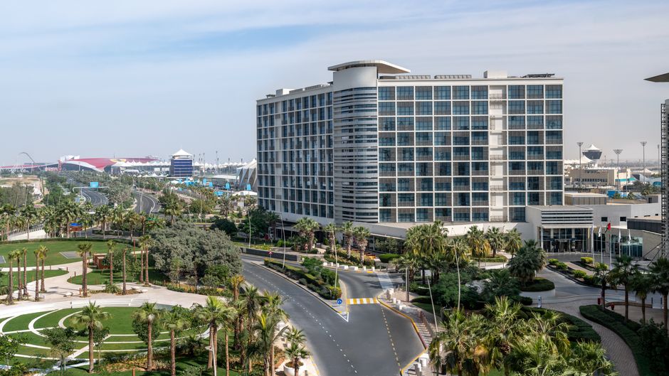 Yas Plaza Marina Exterior