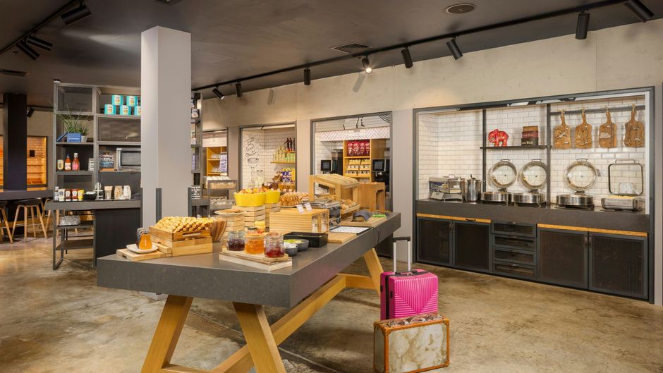 Moxy London Heathrow Airport Restaurant