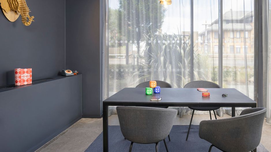 Moxy London Heathrow Airport Meeting