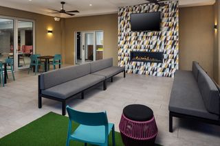 Home2 Suites Memphis Downtown
