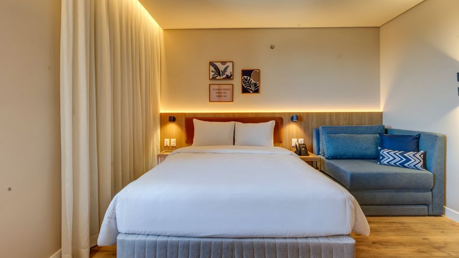 Hampton Caragu Room