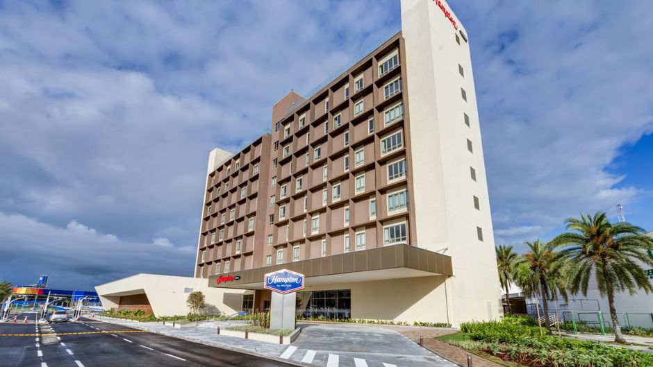 Hampton Caragu Exterior
