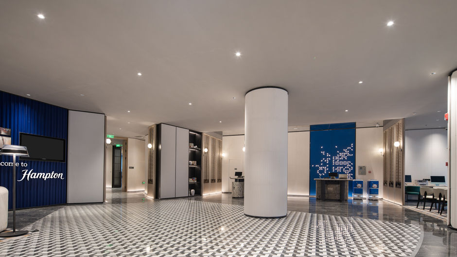 Hampton Inn Songjiang Railway Station Lobby
