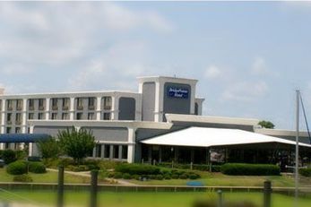 BridgePoint Hotel & Marina