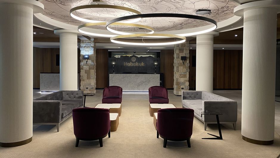 Habakuk Hotel Lobby