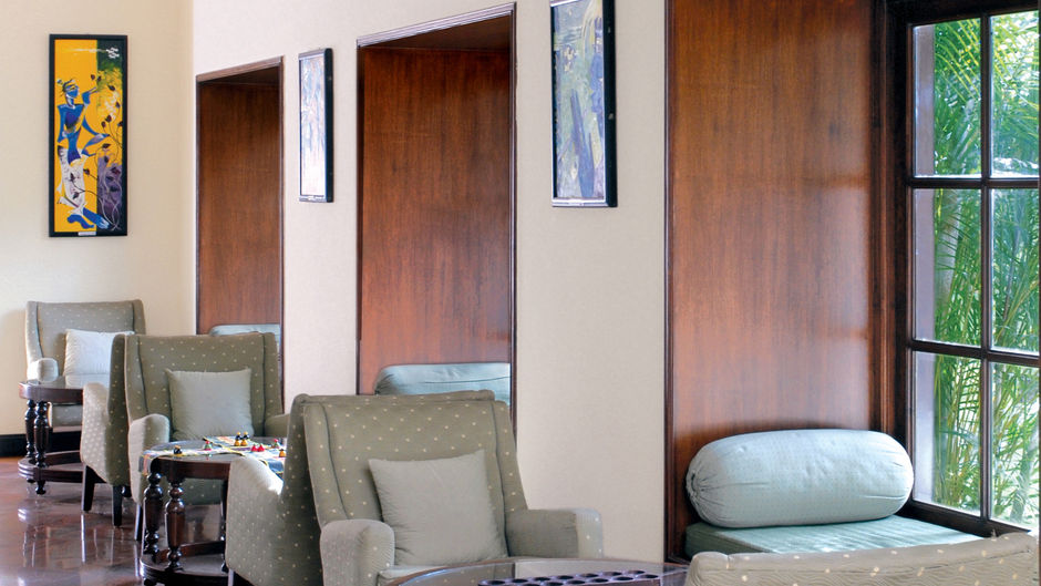The Gateway Hotel KM Road Lobby