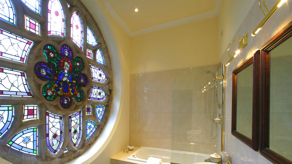 Ashdown Park Hotel Room
