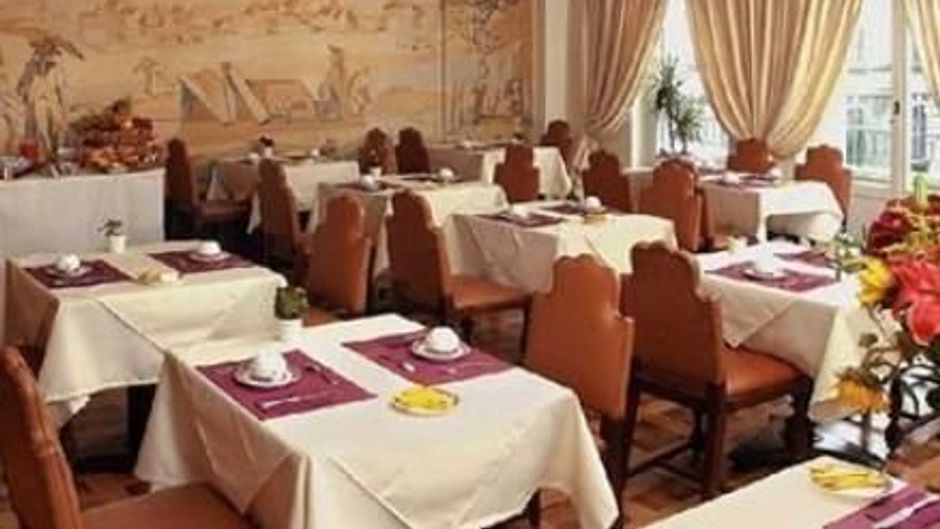 Athmos Hotel Restaurant