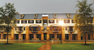 Carriage House Hotel