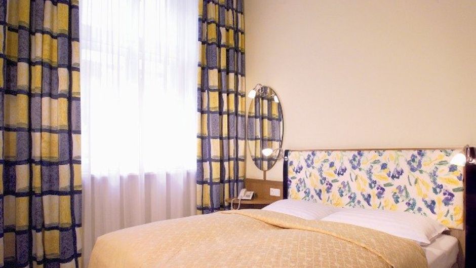 Starlight Suiten Hotel Room