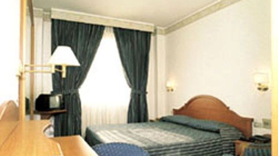Hotel Mec Room