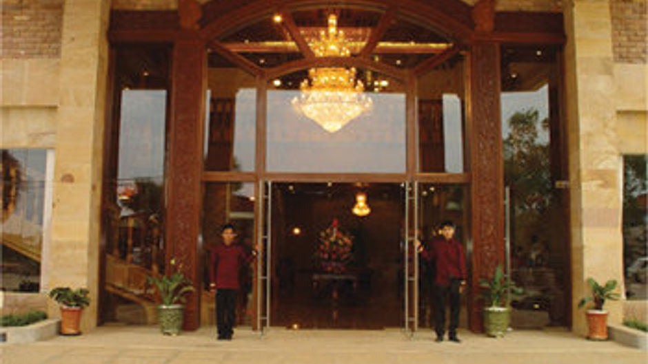 Blue River Hotel Exterior