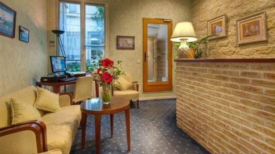 Hotel France Albion Lobby