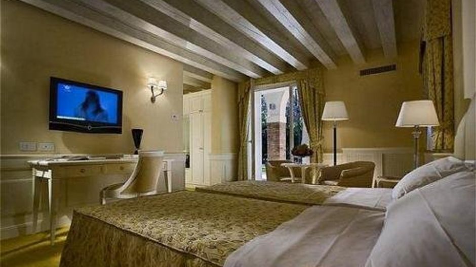 Ca Mura Hotel Room