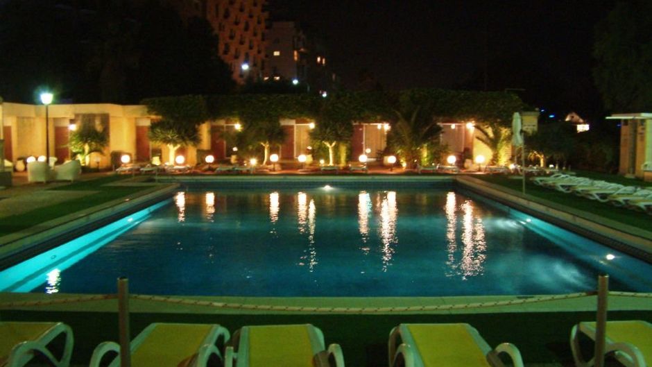 The Seasons Hotel Pool