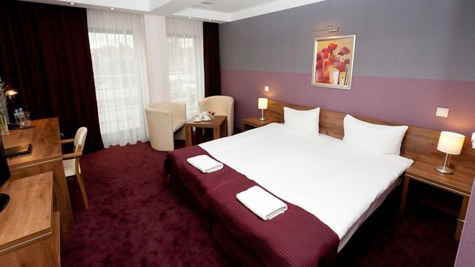 Hotel Swing Room