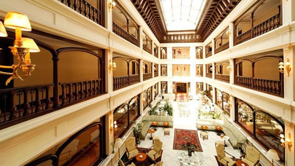 Hotel Don Pio Lobby