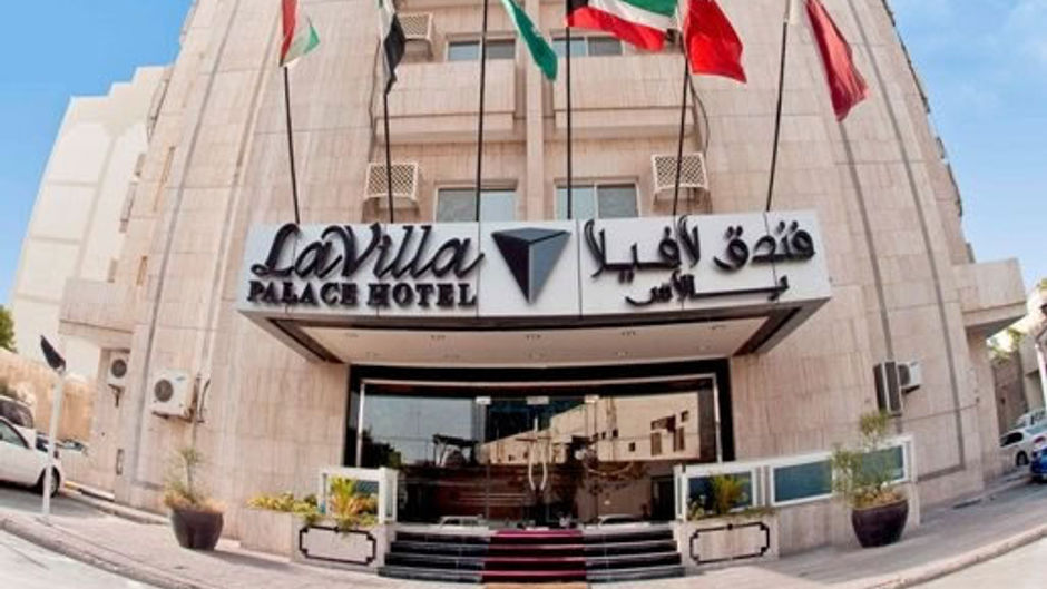 La Villa Palace Hotel Exterior
