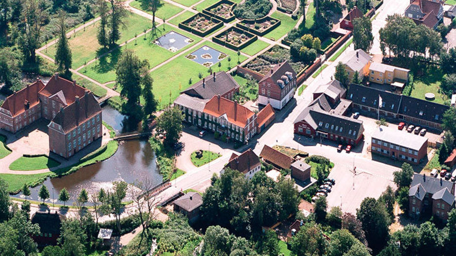 Den Gamle Kro Exterior