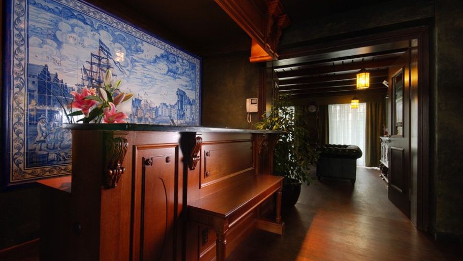 Holland House Residence Lobby