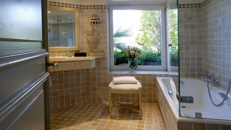 Hotel la Perouse Room