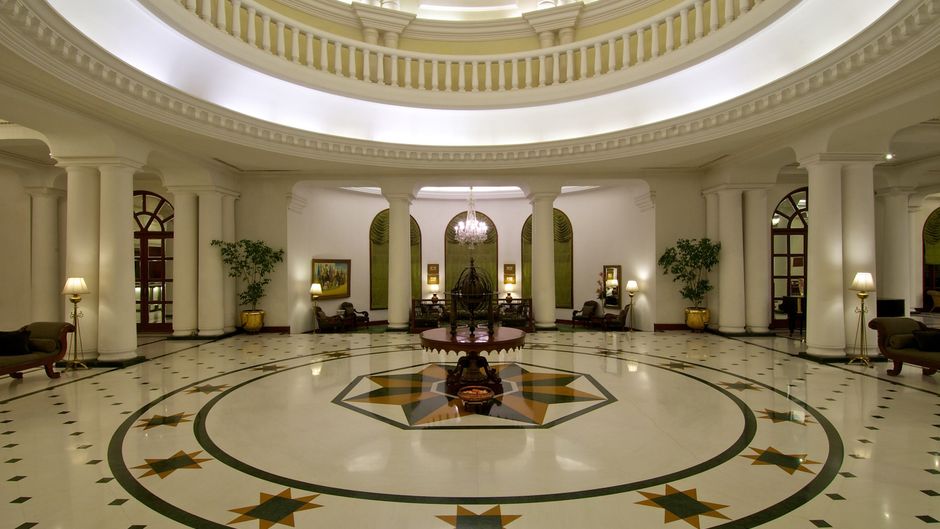Vivanta by Taj - Gomti Nagar Lobby