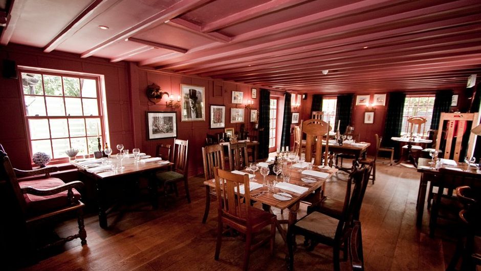 Queen's Arms Hotel Restaurant