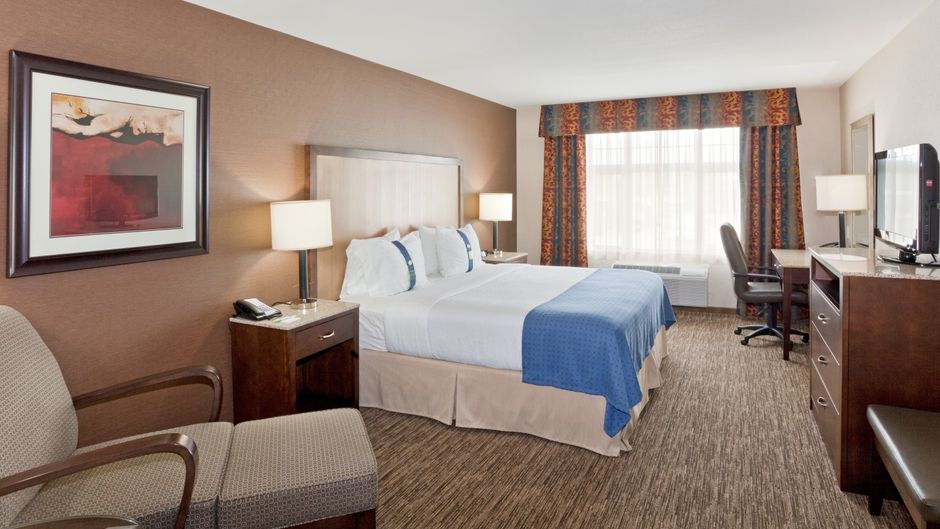 Holiday Inn & Stes Surrey E-Cloverdale Room