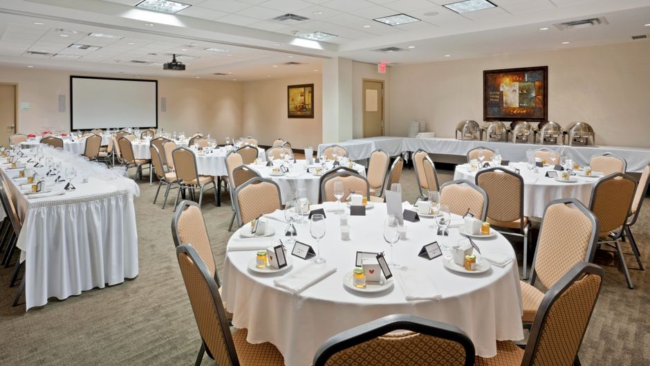 Holiday Inn & Stes Surrey E-Cloverdale Ballroom