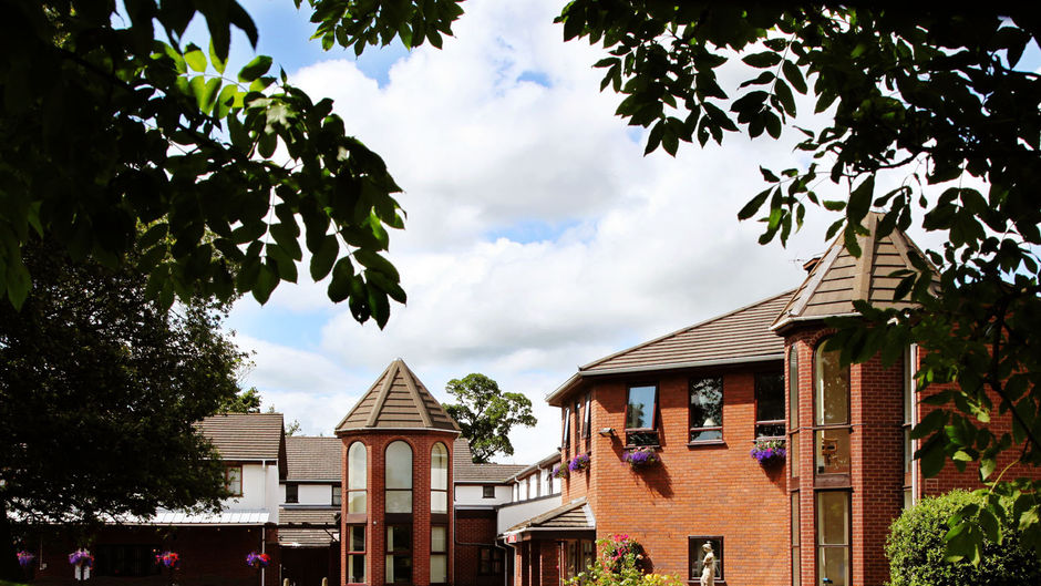 Beaufort Park Hotel Exterior