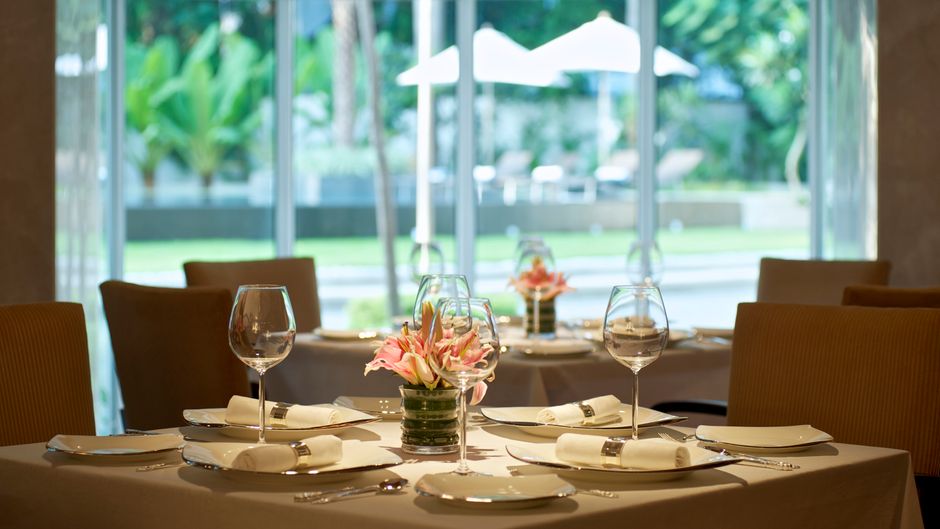 Taj Coromandel Hotel Pool