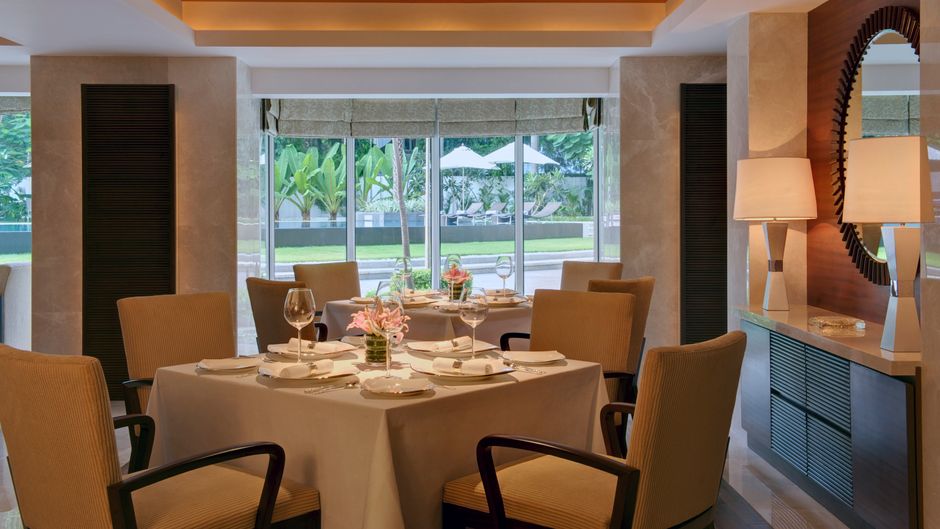Taj Coromandel Hotel Pool