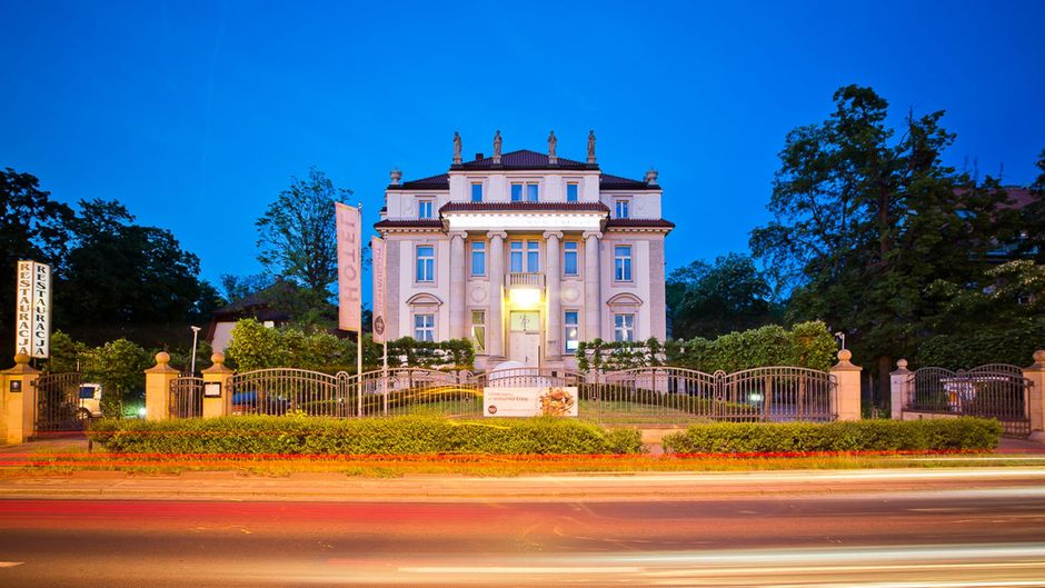 Platinum Palace Hotel Exterior